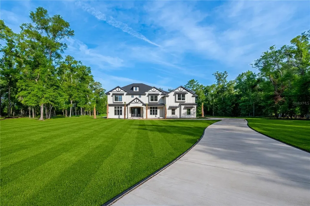 285 SW Hermitage Glen High Springs FL 32643