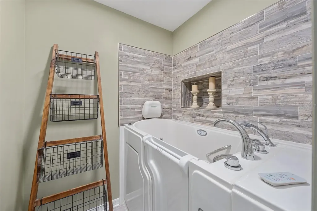 12531 Orangewood Court Tavares FL 32778