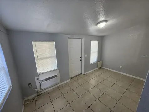 4611 N Hubert Avenue Tampa FL 33614