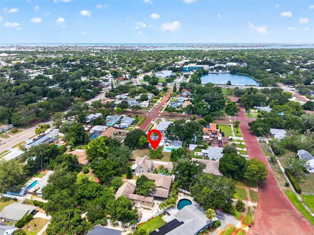 6TH Avenue N St Petersburg FL 33710