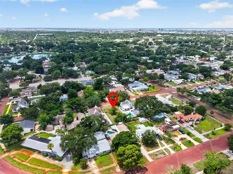 6TH Avenue N St Petersburg FL 33710
