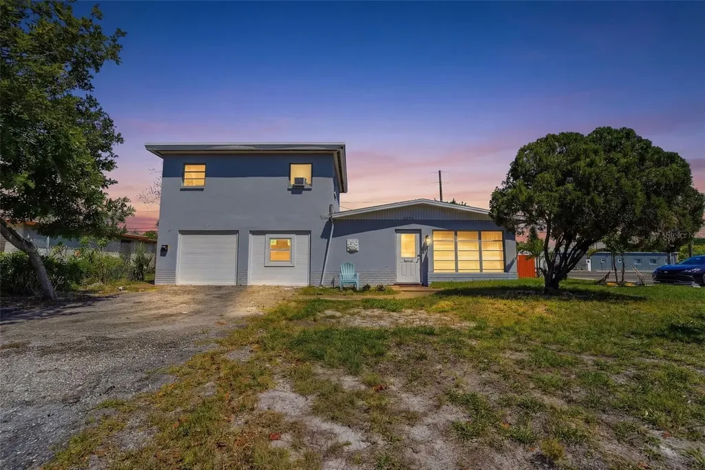 3235 Emerson Avenue S St Petersburg FL 33712