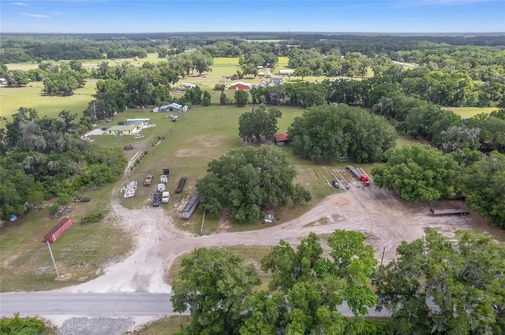 1751 E Highway 329 Citra FL 32113