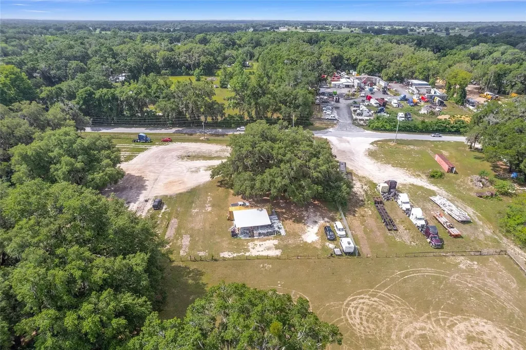 1751 E Highway 329 Citra FL 32113