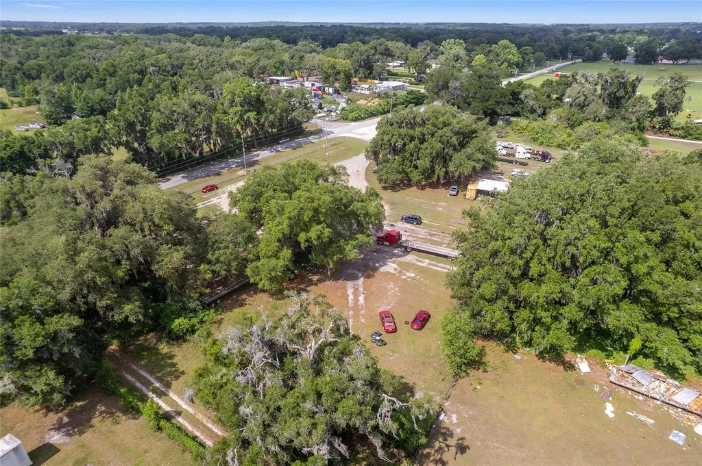 1751 E Highway 329 Citra FL 32113