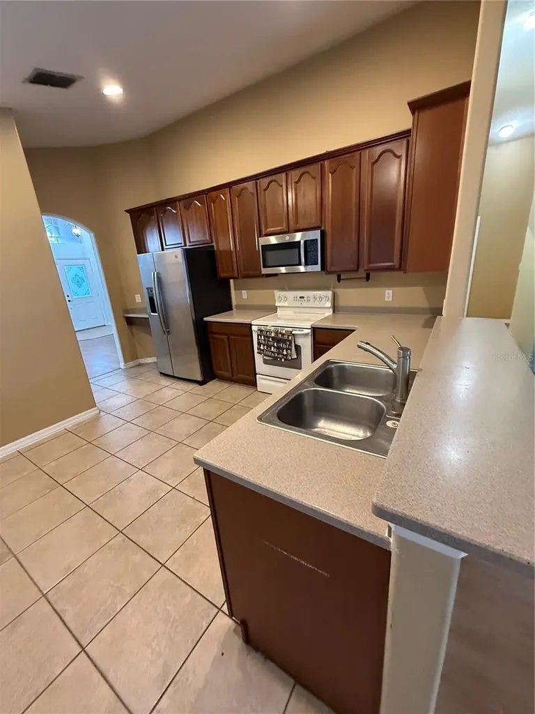 9812 Doriath Circle Orlando FL 32825