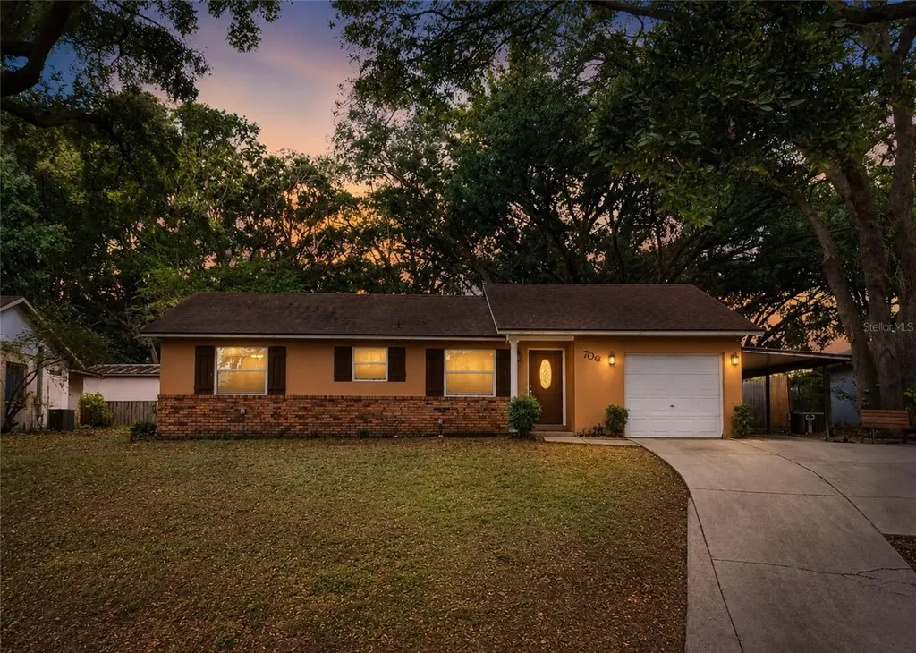 706 Lakeview Drive Ocoee FL 34761