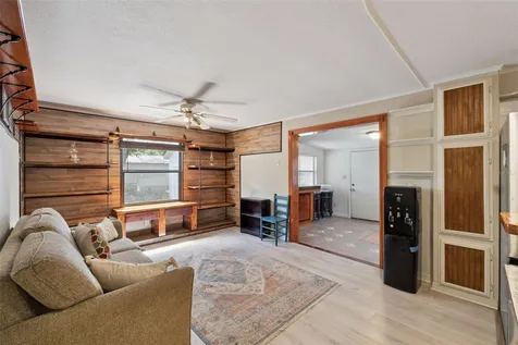 21128 Niles Avenue Mount Dora FL 32757