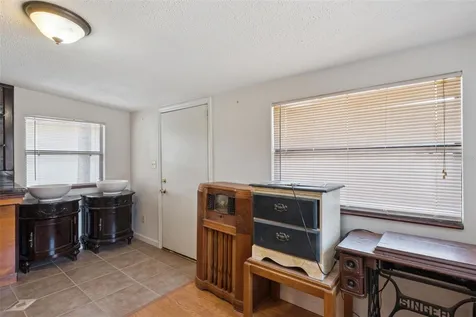21128 Niles Avenue Mount Dora FL 32757