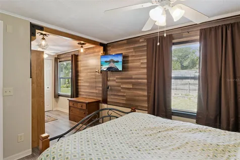 21128 Niles Avenue Mount Dora FL 32757