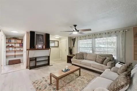 21128 Niles Avenue Mount Dora FL 32757