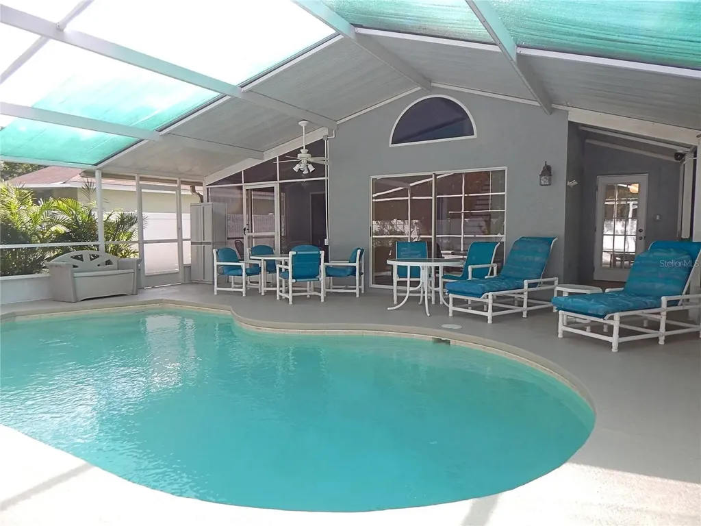 5869 Meadowpark Place Lithia FL 33547