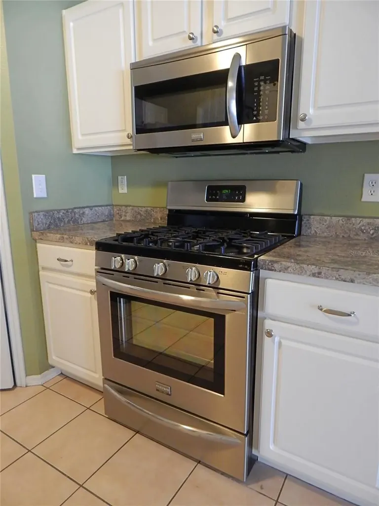 5869 Meadowpark Place Lithia FL 33547