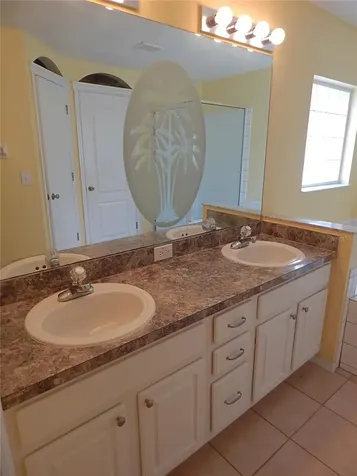 5869 Meadowpark Place Lithia FL 33547