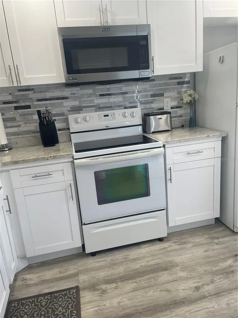 5724 La Puerta Del Sol Boulevard St Petersburg FL 33715