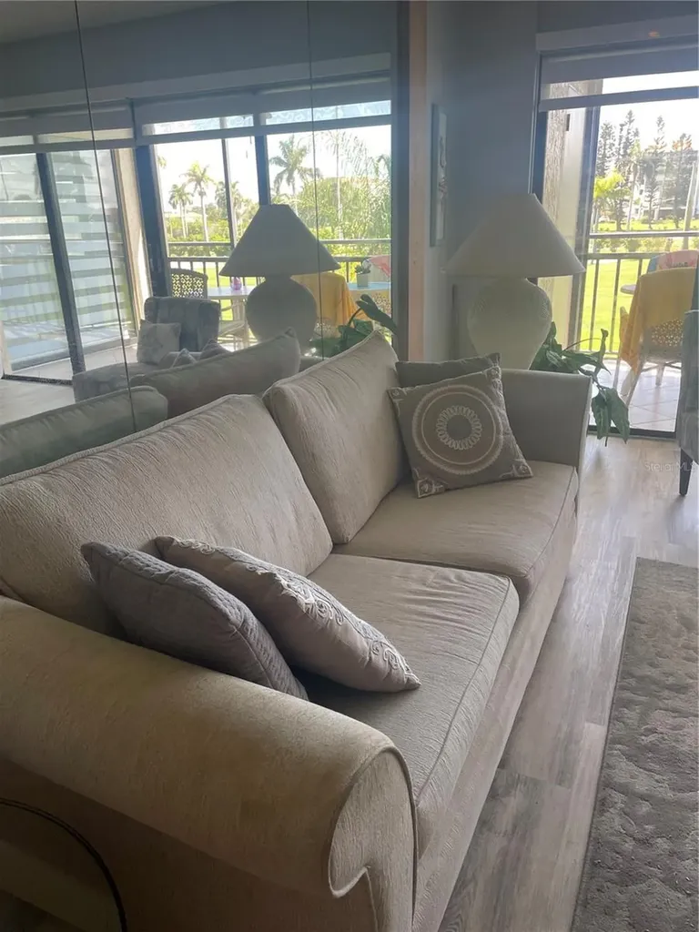 5724 La Puerta Del Sol Boulevard St Petersburg FL 33715