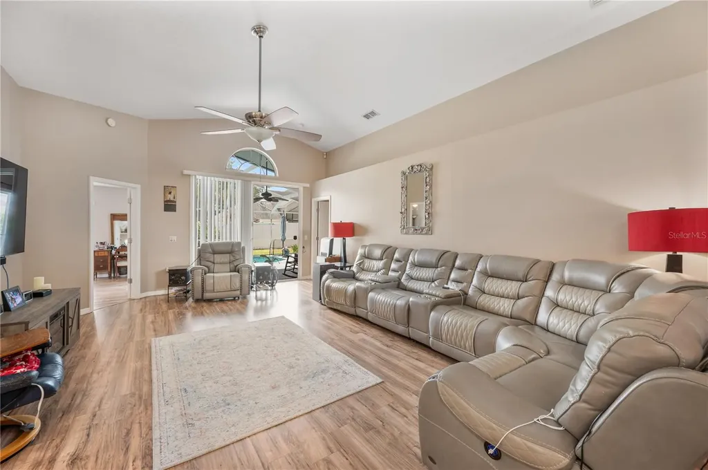 227 Whittier Street Davenport FL 33896