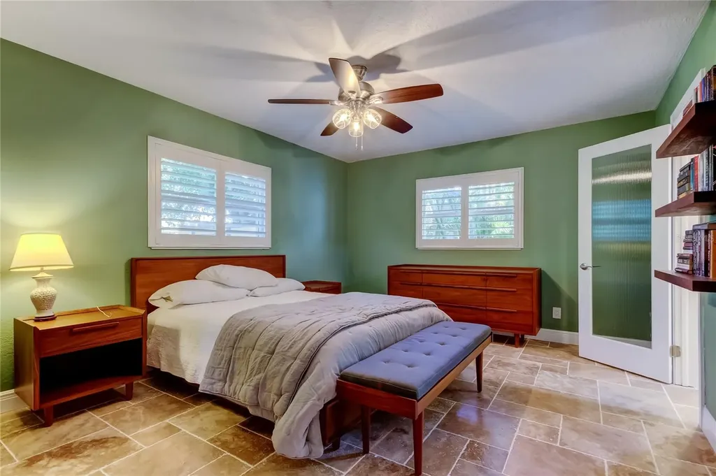 4174 14th Lane NE St Petersburg FL 33703