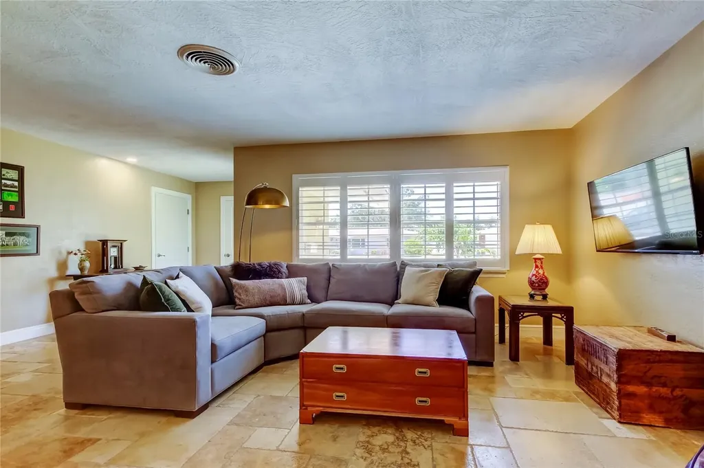 4174 14th Lane NE St Petersburg FL 33703