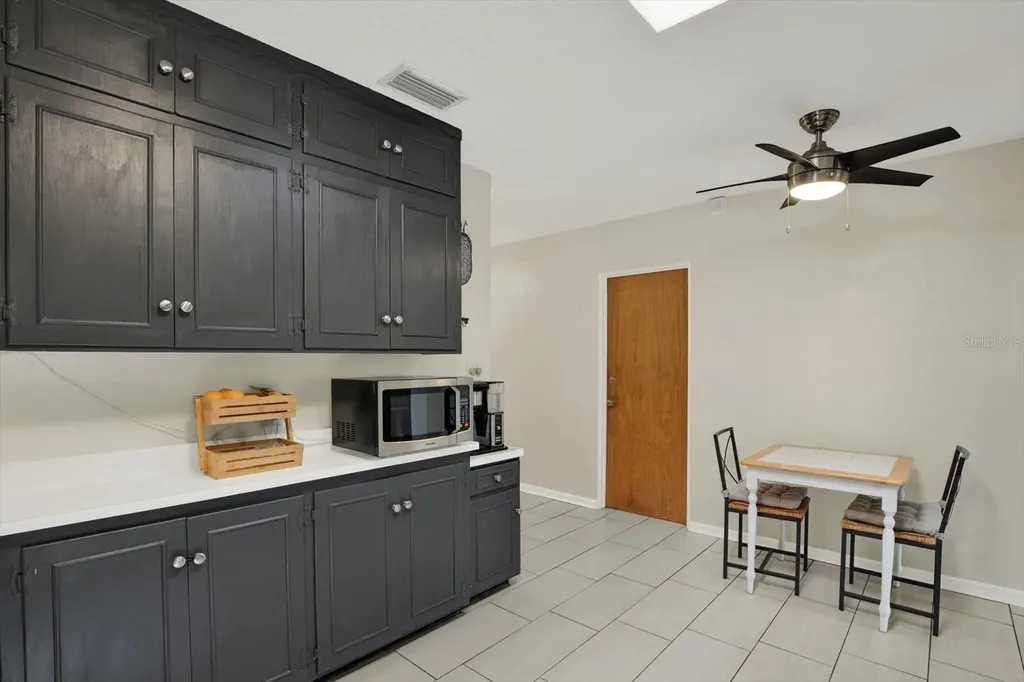 6240 39th Avenue N St Petersburg FL 33709