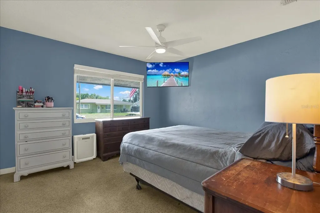 6240 39th Avenue N St Petersburg FL 33709
