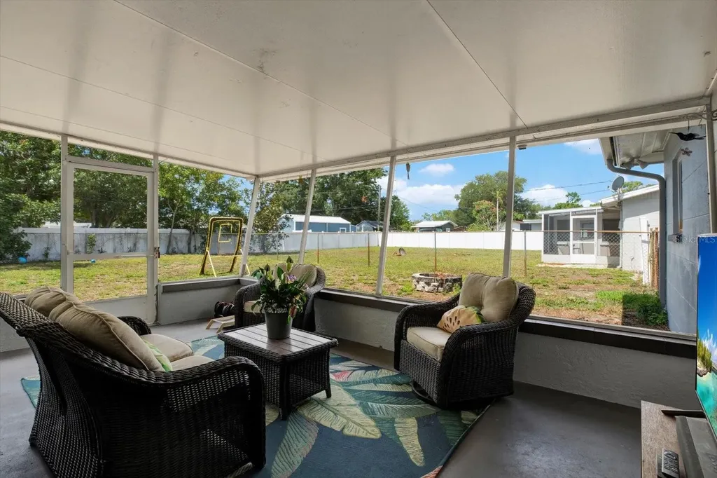 6240 39th Avenue N St Petersburg FL 33709