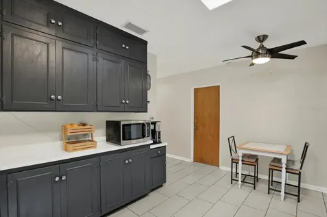 6240 39th Avenue N St Petersburg FL 33709