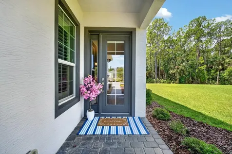823 Pinewood Drive Ormond Beach FL 32174