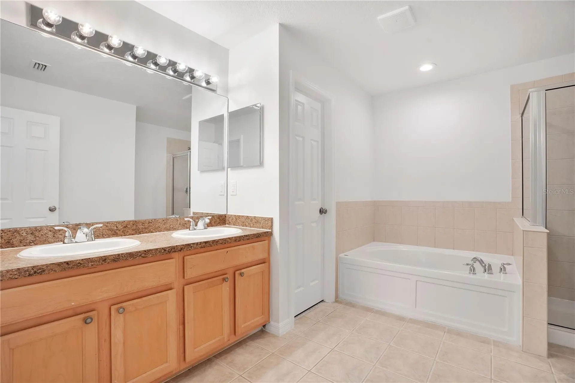 12012 Citrus Leaf Drive Gibsonton FL 33534