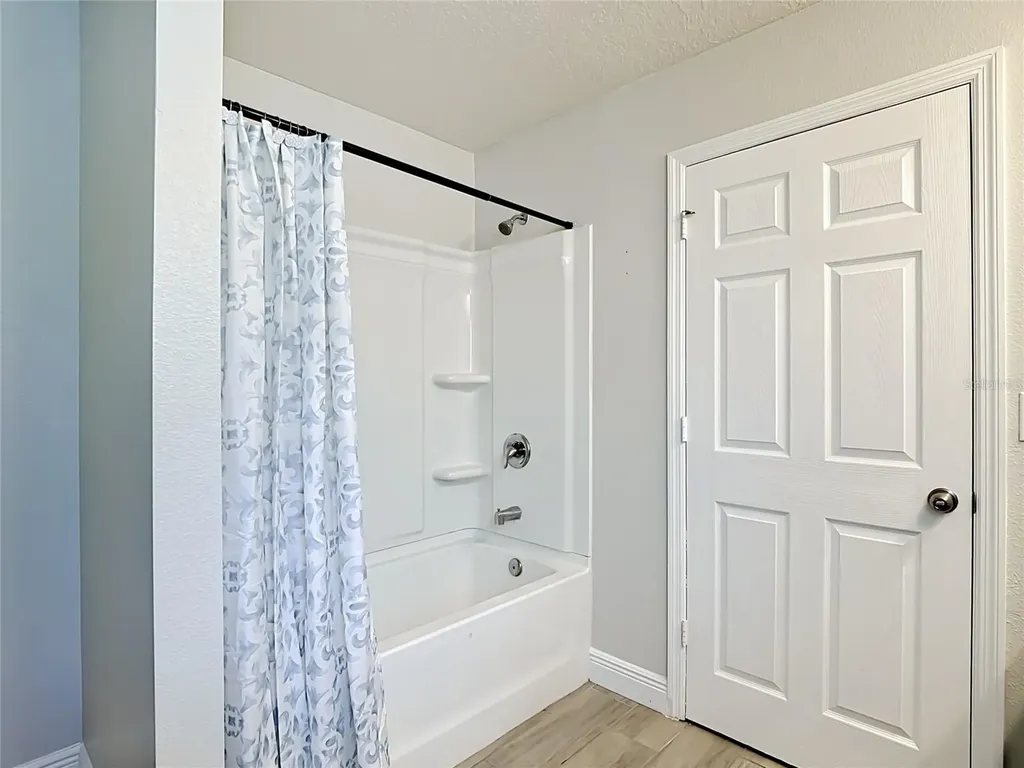 3040 Lakes Crest Avenue St Cloud FL 34772