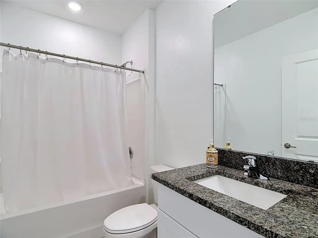 1633 Red Loop Lakeland FL 33801