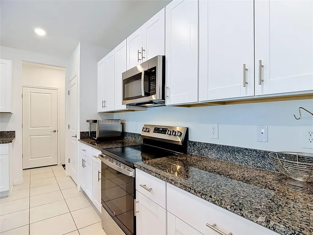 1633 Red Loop Lakeland FL 33801