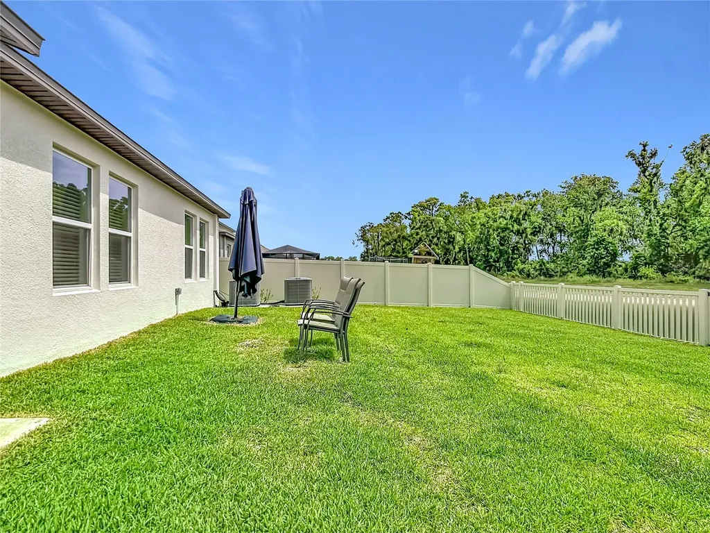 1633 Red Loop Lakeland FL 33801