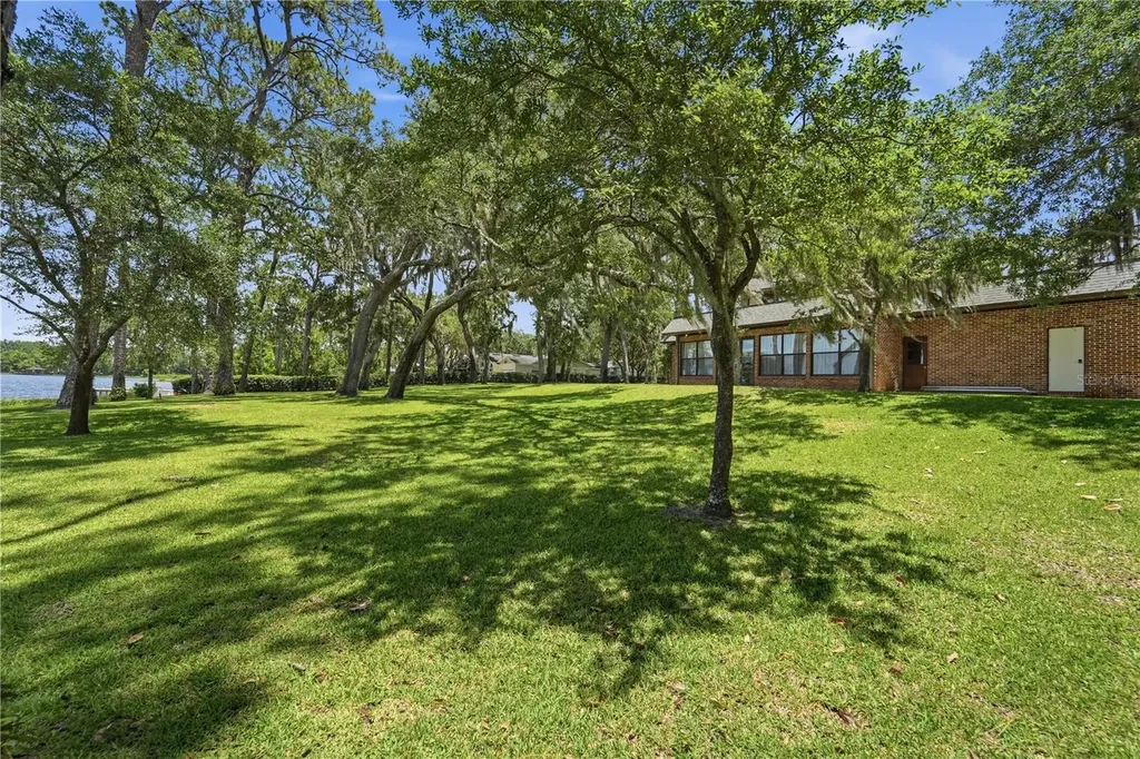 807 Bay Tree Circle Deland FL 32724