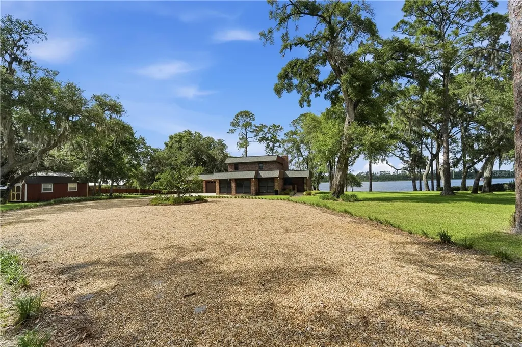 807 Bay Tree Circle Deland FL 32724