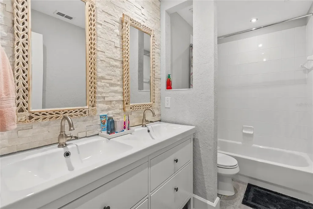 8039 Solitaire Court Orlando FL 32836