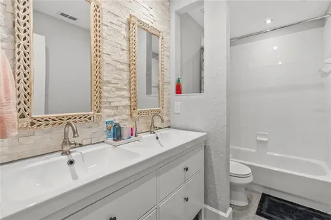 8039 Solitaire Court Orlando FL 32836