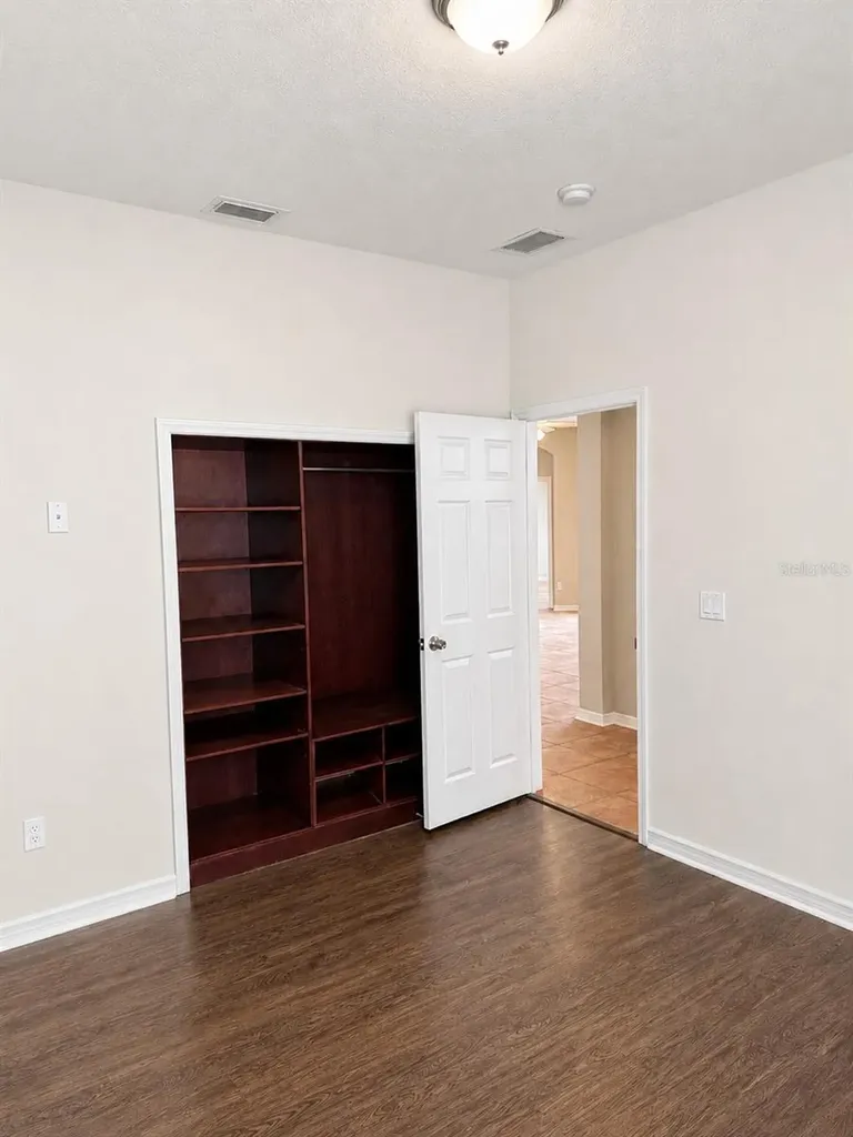 432 York Dale Drive Ruskin FL 33570