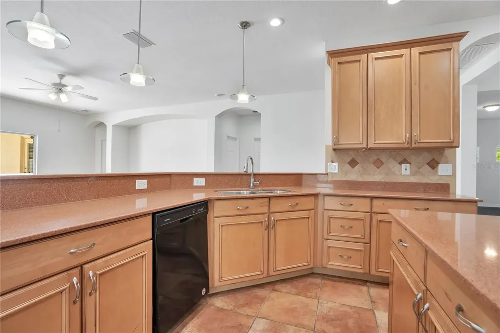 432 York Dale Drive Ruskin FL 33570