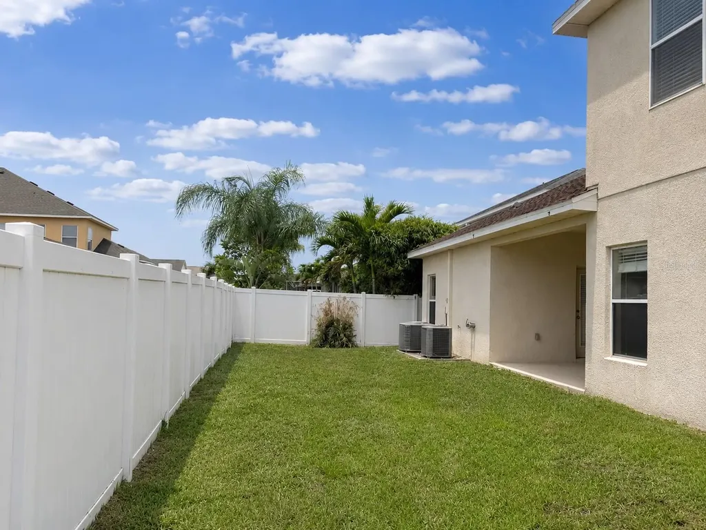 432 York Dale Drive Ruskin FL 33570