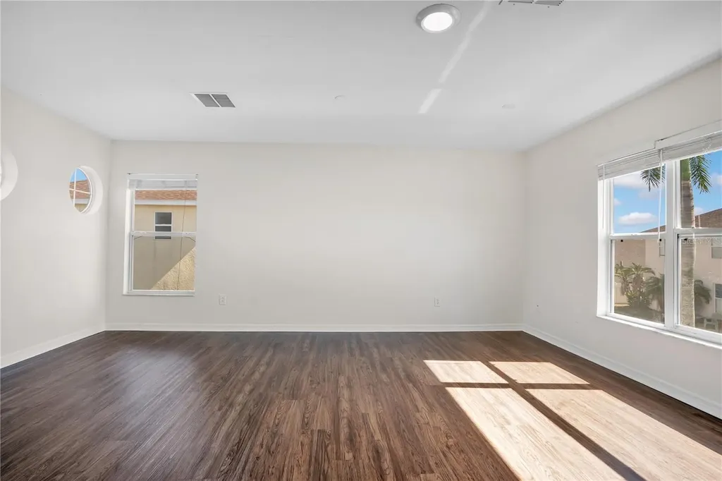 432 York Dale Drive Ruskin FL 33570