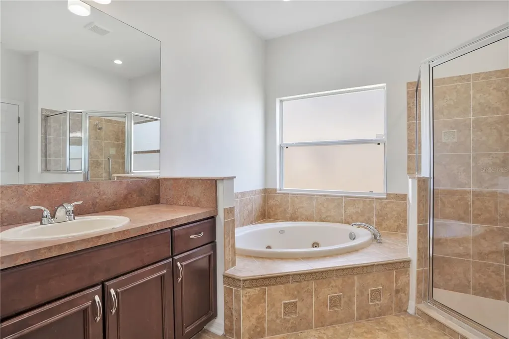 432 York Dale Drive Ruskin FL 33570