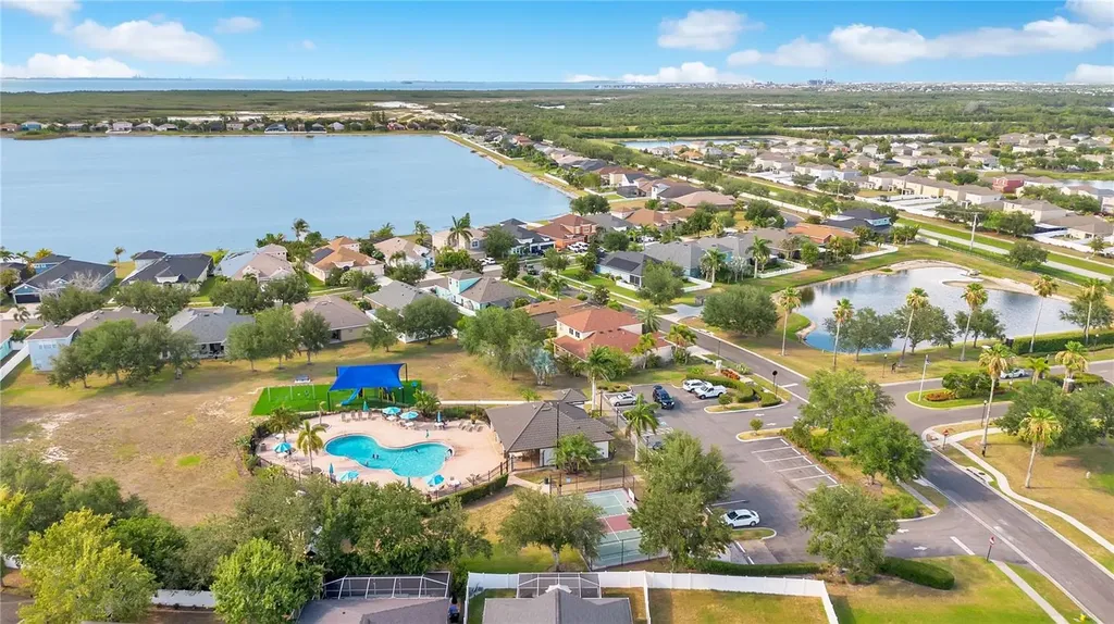 432 York Dale Drive Ruskin FL 33570