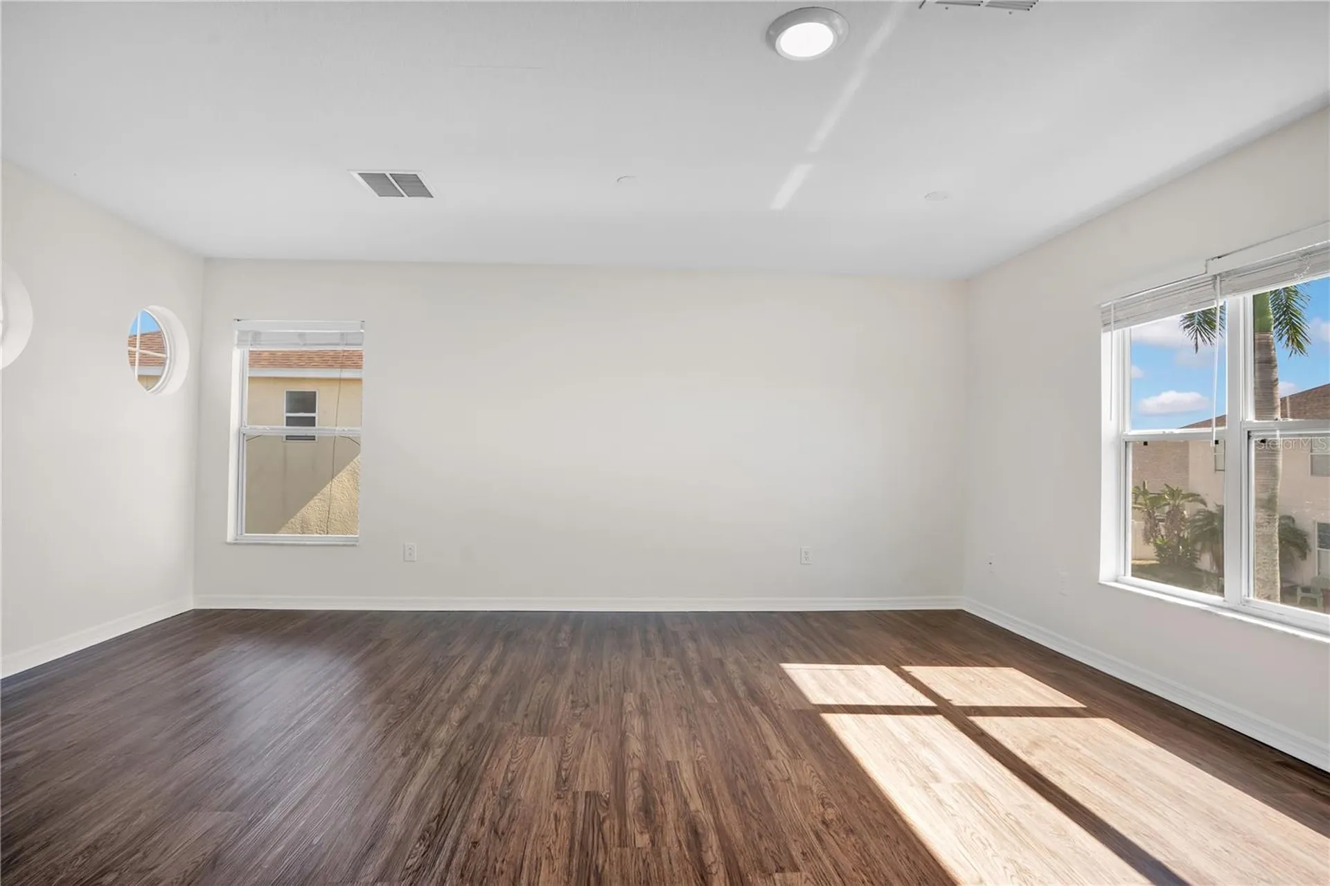 432 York Dale Drive Ruskin FL 33570