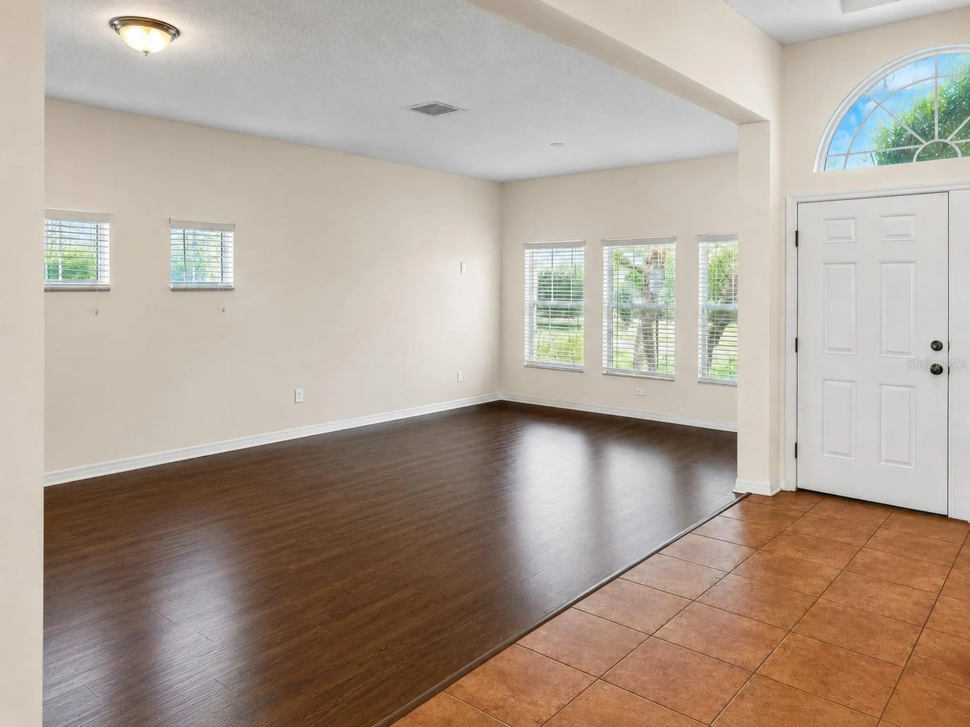 432 York Dale Drive Ruskin FL 33570