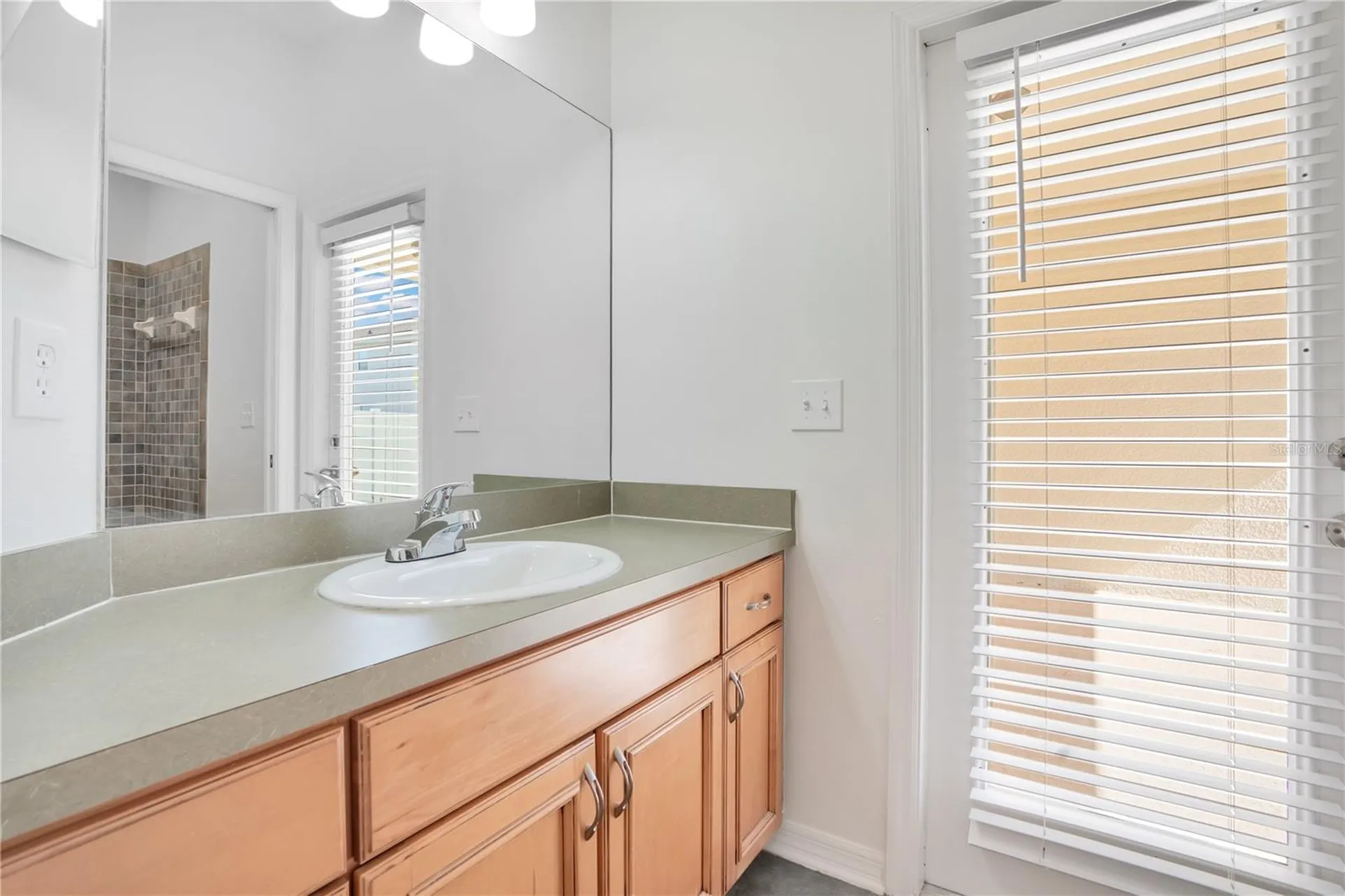 432 York Dale Drive Ruskin FL 33570