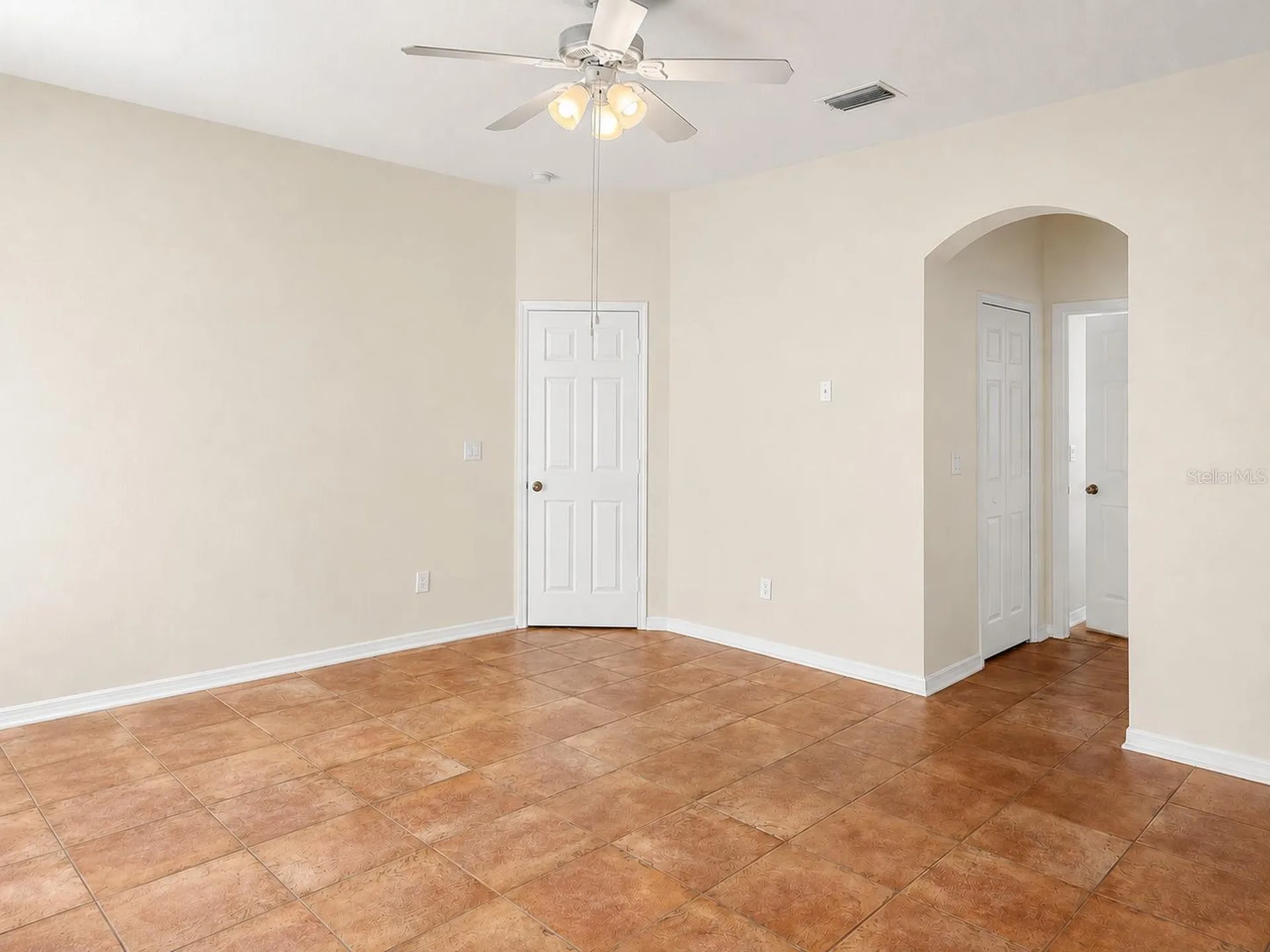 432 York Dale Drive Ruskin FL 33570