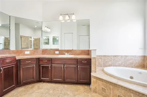 432 York Dale Drive Ruskin FL 33570