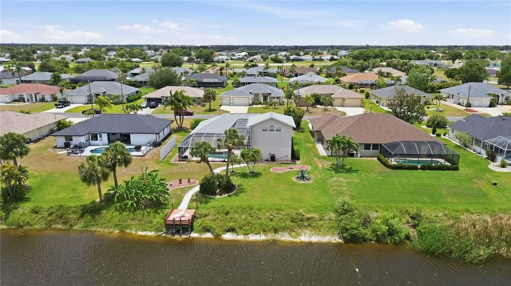 63 Clubhouse Road Rotonda West FL 33947