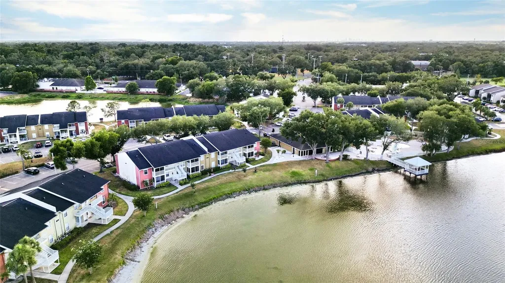 214 Lake Parsons Green Brandon FL 33511